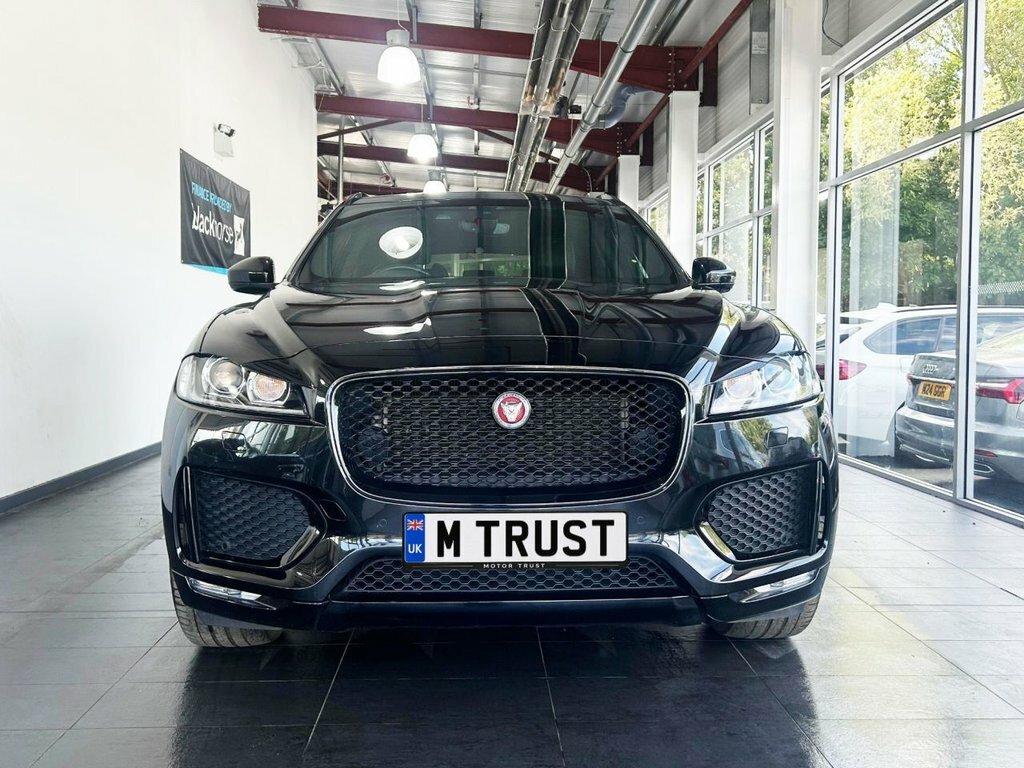 Jaguar F-Pace 2L Chequered Flag RV20WRL Black #3