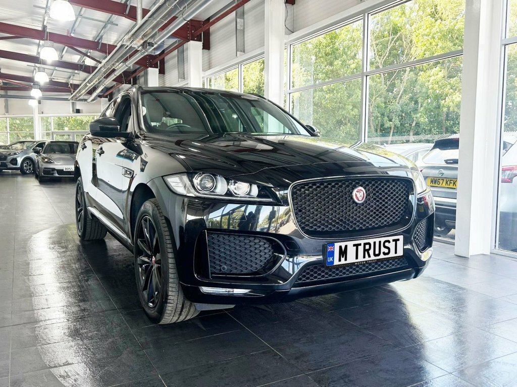 Jaguar F-Pace 2L Chequered Flag RV20WRL Black #2
