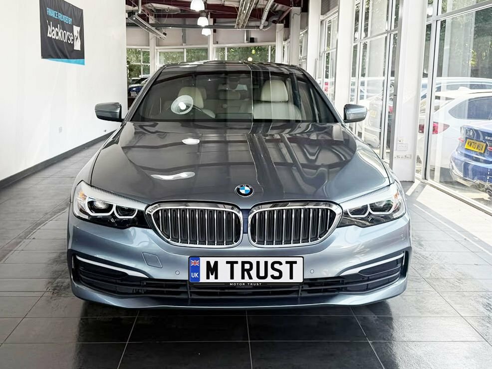 BMW 5 Series 2L Se Blue #4