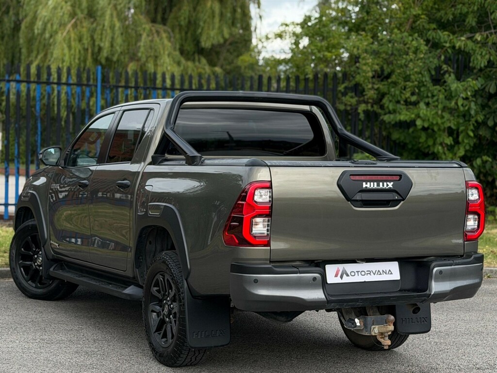 Toyota HILUX 2.8 D-4d Invincible X 4Wd Euro 6 Ss YR72BEU Brown #4