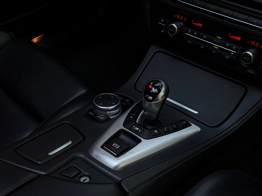 BMW M5 4dr Dct Grey #30