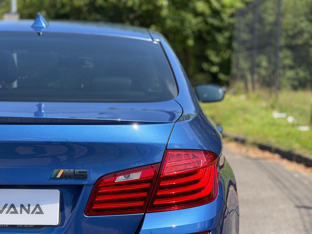 BMW M5 4dr Dct Grey #24