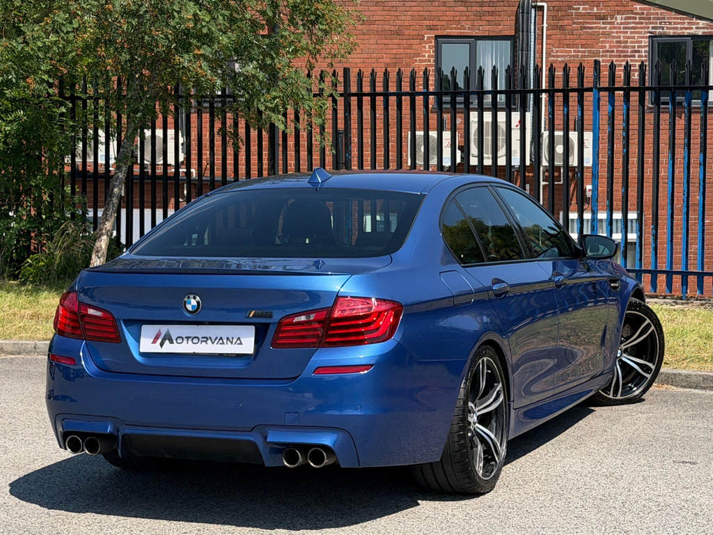 BMW M5 4dr Dct Grey #27