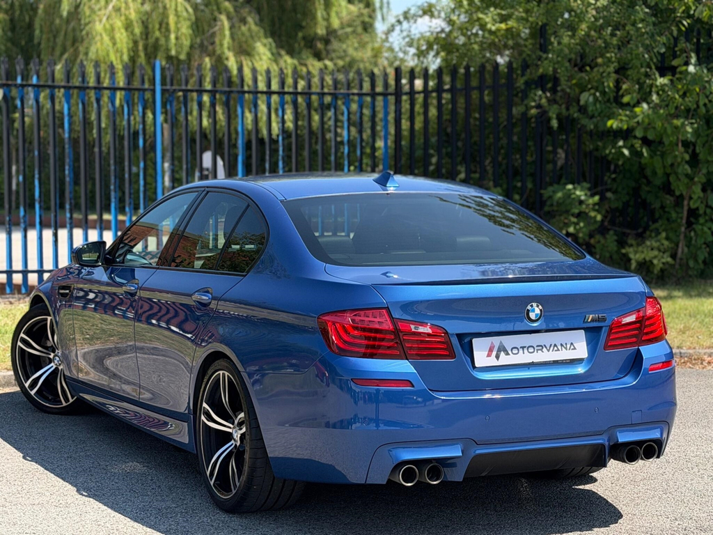 BMW M5 4dr Dct Grey #16