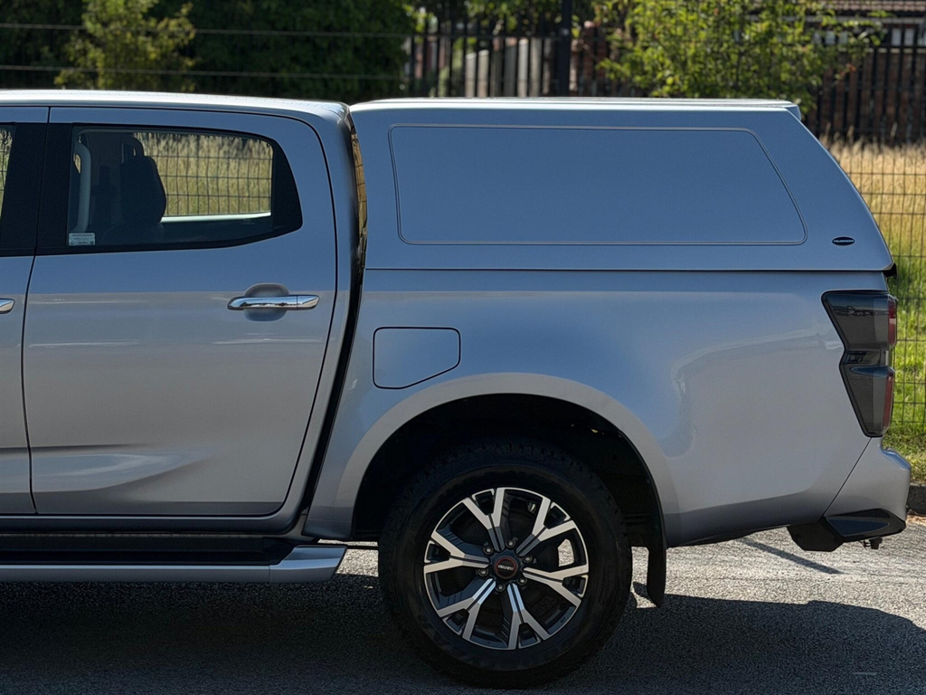 Isuzu D-Max V-cross Double Cab U2428 Ulez Red #36