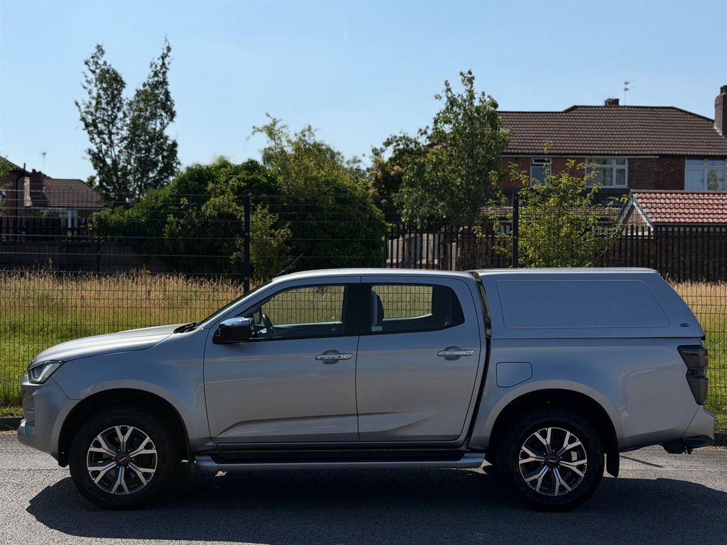 Isuzu D-Max V-cross Double Cab U2428 Ulez Red #16