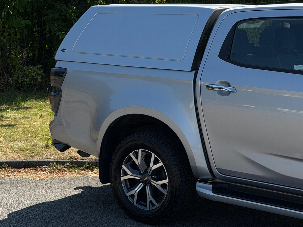 Isuzu D-Max V-cross Double Cab U2428 Ulez Red #30