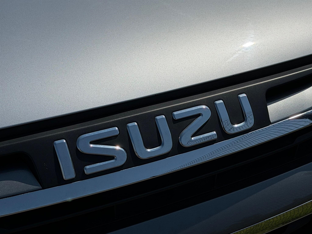 Isuzu D-Max V-cross Double Cab U2428 Ulez Red #99