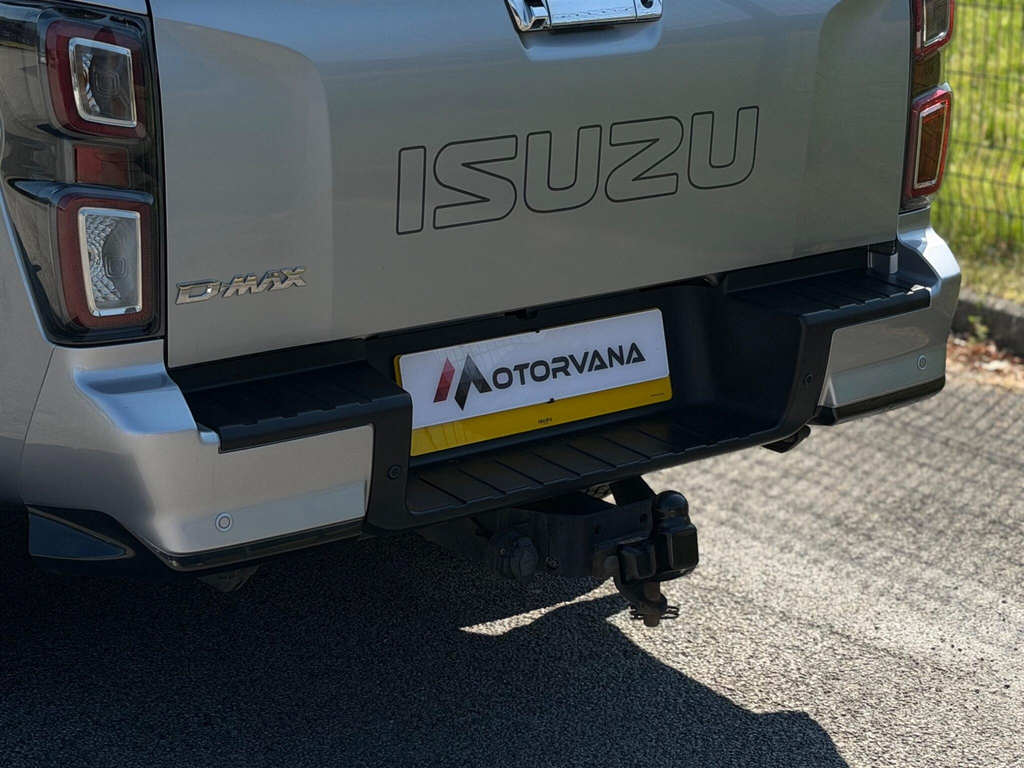 Isuzu D-Max V-cross Double Cab U2428 Ulez Red #66