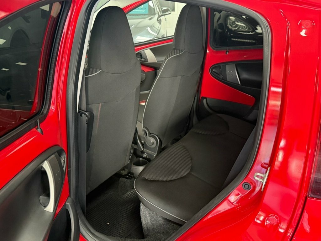 Peugeot 107 1.0 12V Allure Euro 5 Red #24