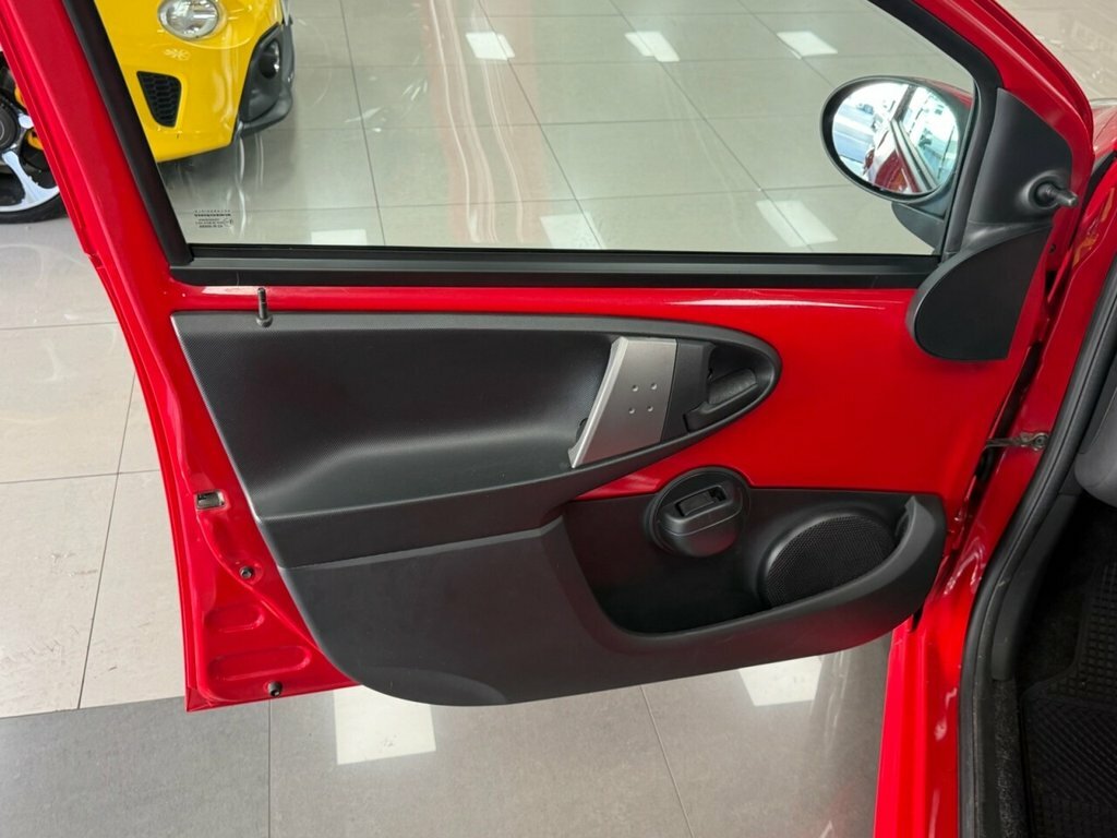 Peugeot 107 1.0 12V Allure Euro 5 Red #25