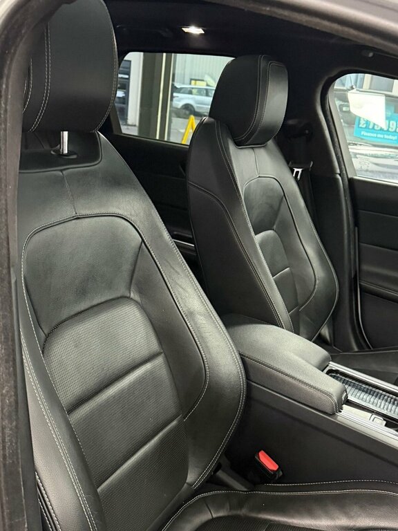 Jaguar XF 2.0D Chequered Flag Sportbrake Euro 6 Ss 5 #31