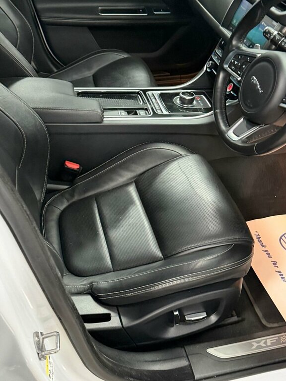 Jaguar XF 2.0D Chequered Flag Sportbrake Euro 6 Ss 5 #27