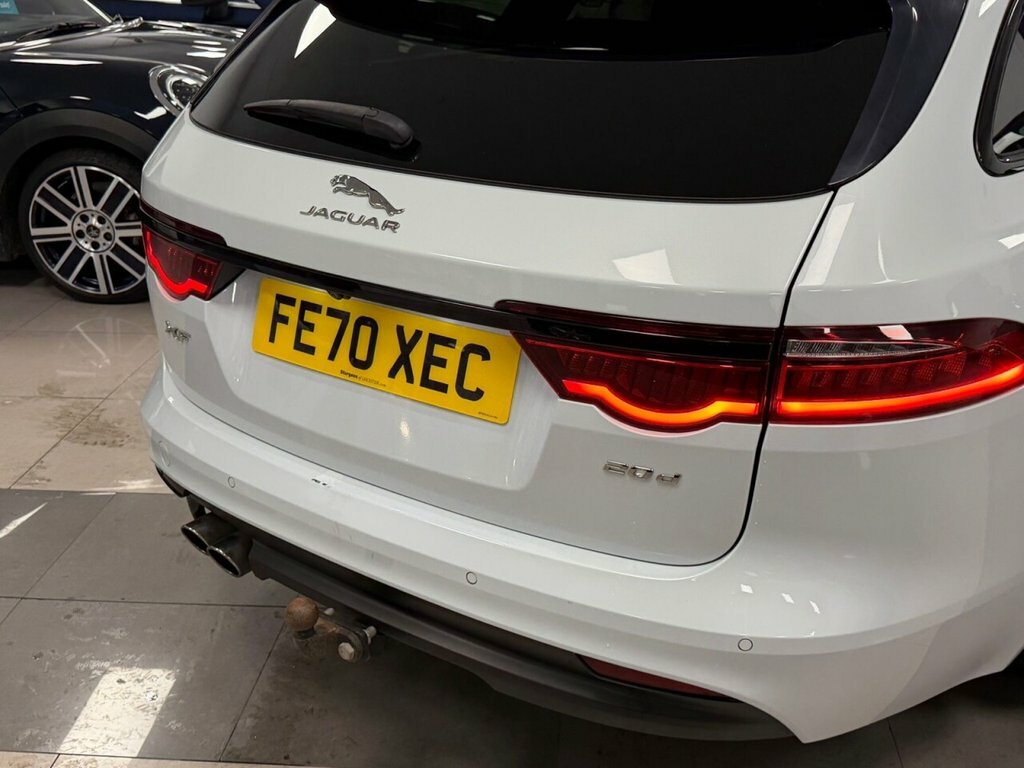 Jaguar XF 2L Chequered Flag White #5
