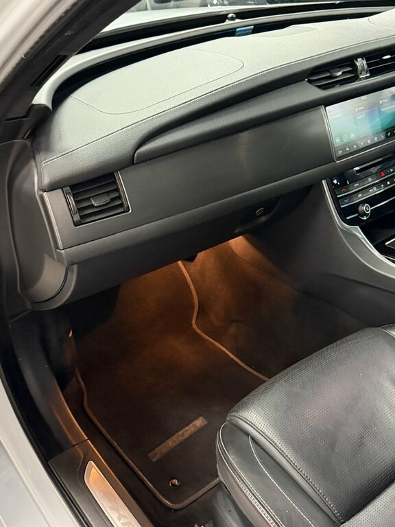 Jaguar XF 2.0D Chequered Flag Sportbrake Euro 6 Ss 5 #50