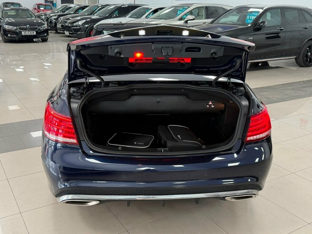 Mercedes-Benz E Class 2.1L Amg Line Blue #4