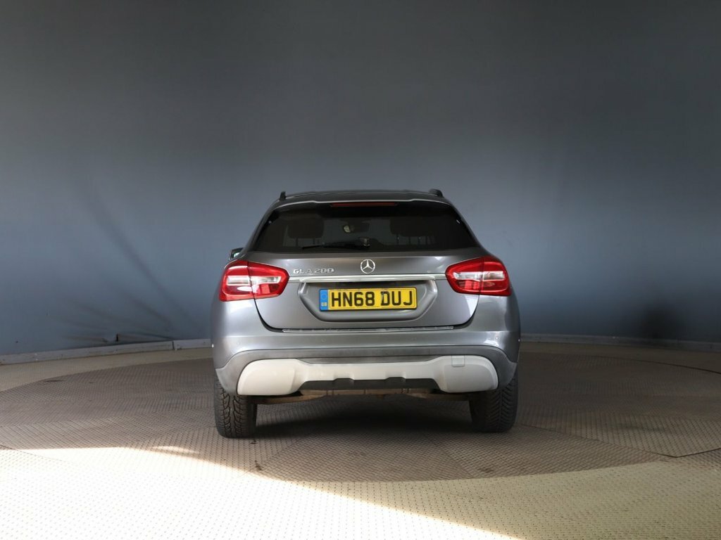 Mercedes-Benz GLA Class Gla 200 Se Executive White #3