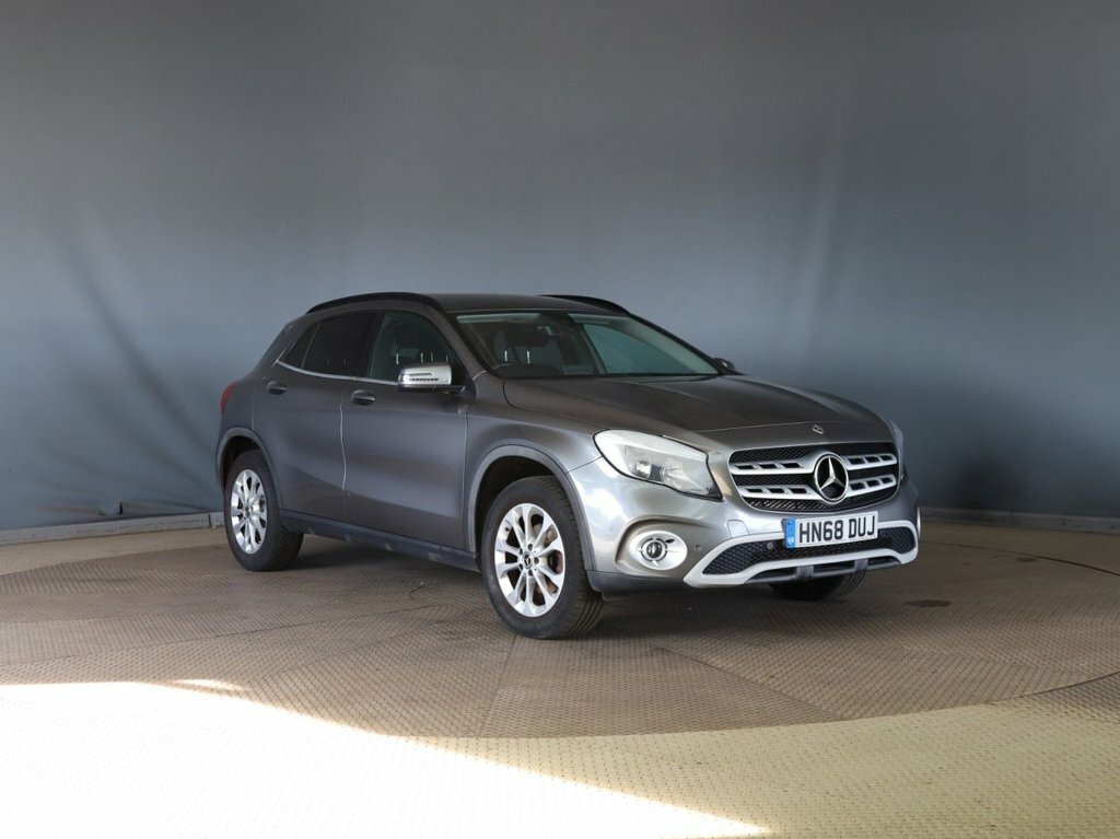 Mercedes-Benz GLA Class Gla 200 Se Executive White #2