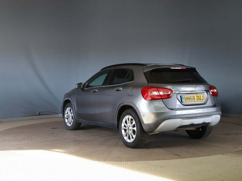 Mercedes-Benz GLA Class Gla 200 Se Executive White #4