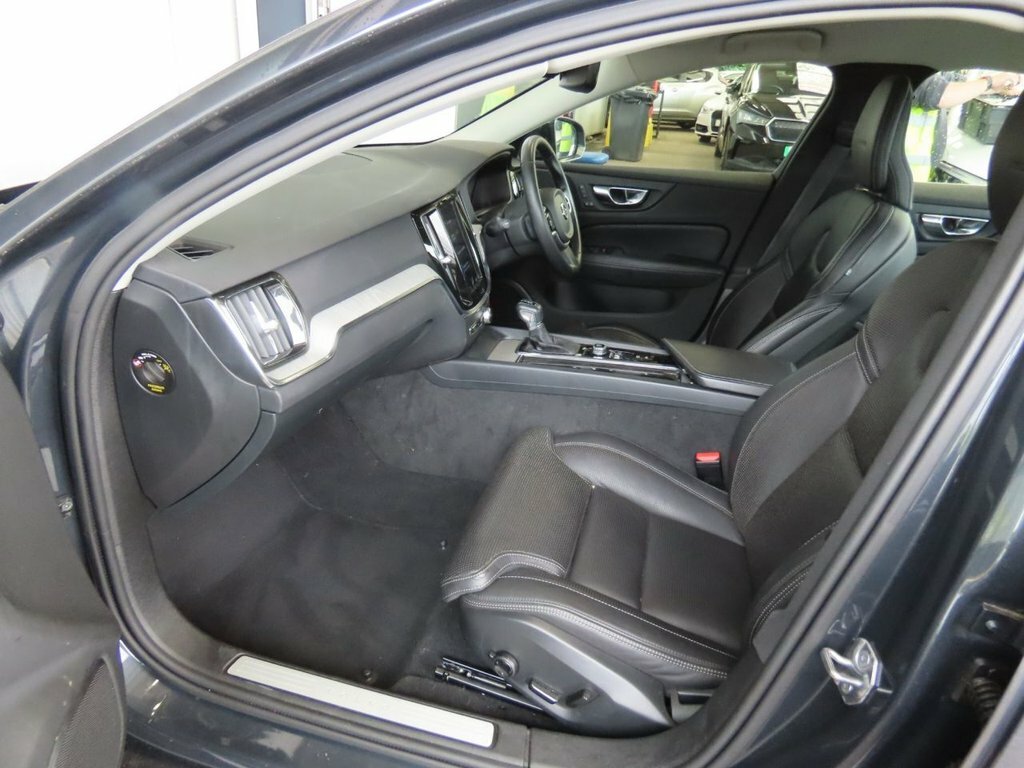 Volvo S60 T8 Twin Engine R-design Plus Awd Black #8