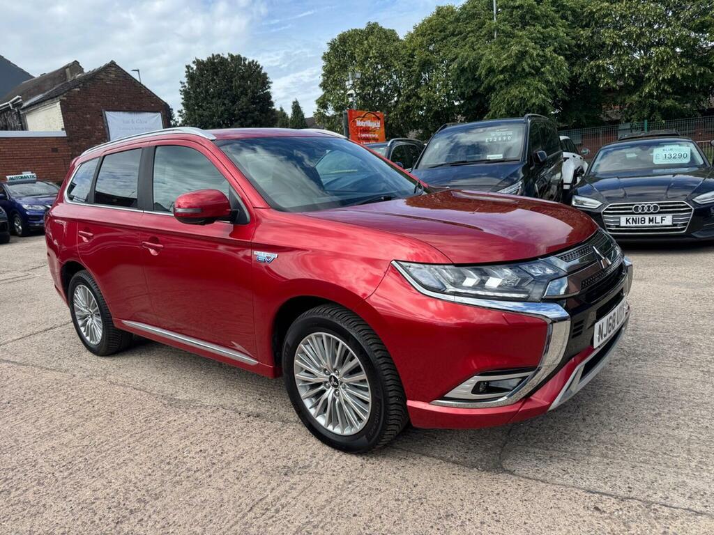 Mitsubishi Outlander 2.4H Twinmotor 13.8Kwh 4H Cvt 4Wd Euro 6 Ss Red