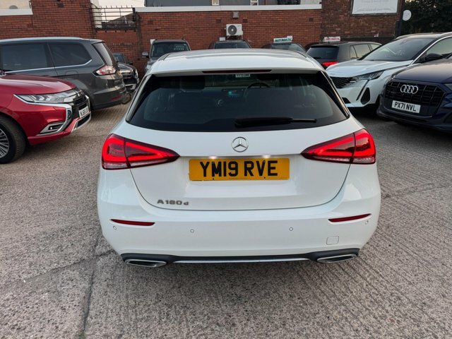 Mercedes-Benz A Class 1.5 A180d Sport Premium 7G-dct Euro 6 Ss YM19RVE White #5