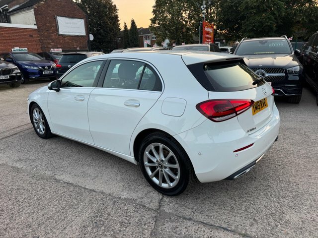 Mercedes-Benz A Class 1.5 A180d Sport Premium 7G-dct Euro 6 Ss YM19RVE White #4