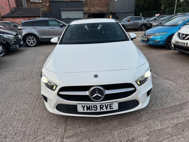 Mercedes-Benz A Class 1.5 A180d Sport Premium 7G-dct Euro 6 Ss YM19RVE White #2