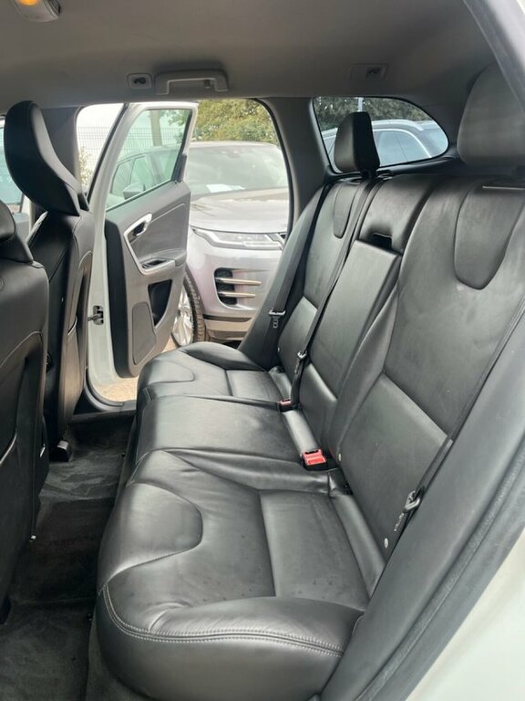 Volvo XC60 D4 Se Lux Nav Red #12