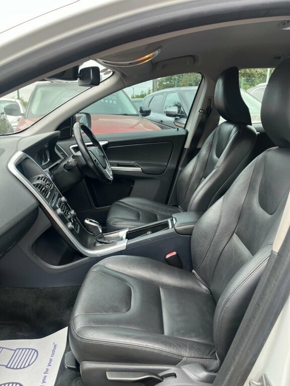 Volvo XC60 D4 Se Lux Nav Red #11