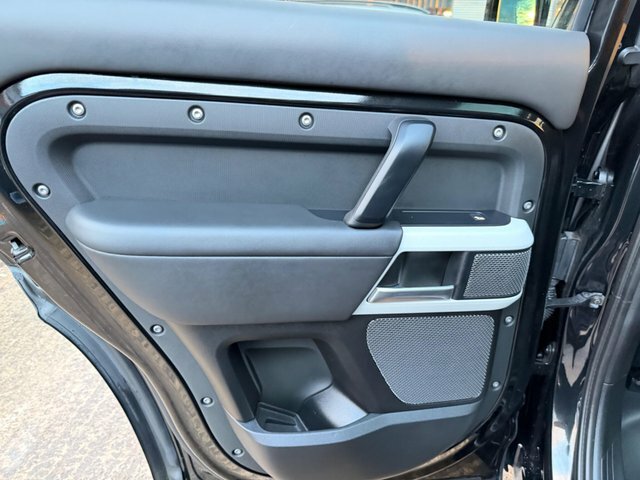 Land Rover Defender 110 Sd4 Se Silver #45