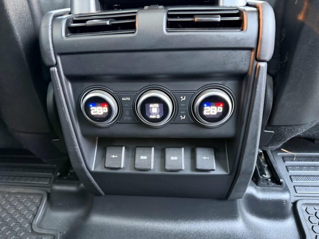 Land Rover Defender 110 Sd4 Se Silver #32