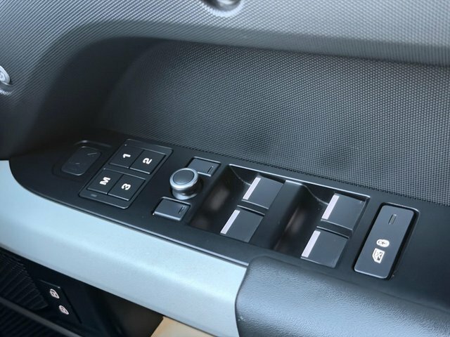 Land Rover Defender 110 Sd4 Se Silver #40