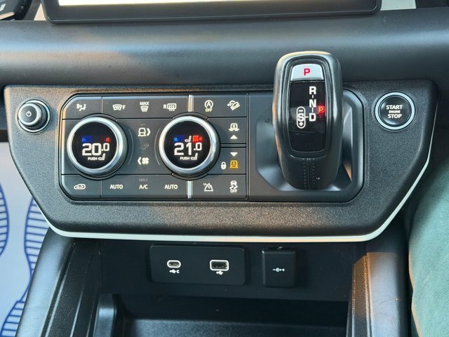Land Rover Defender 110 Sd4 Se Silver #37