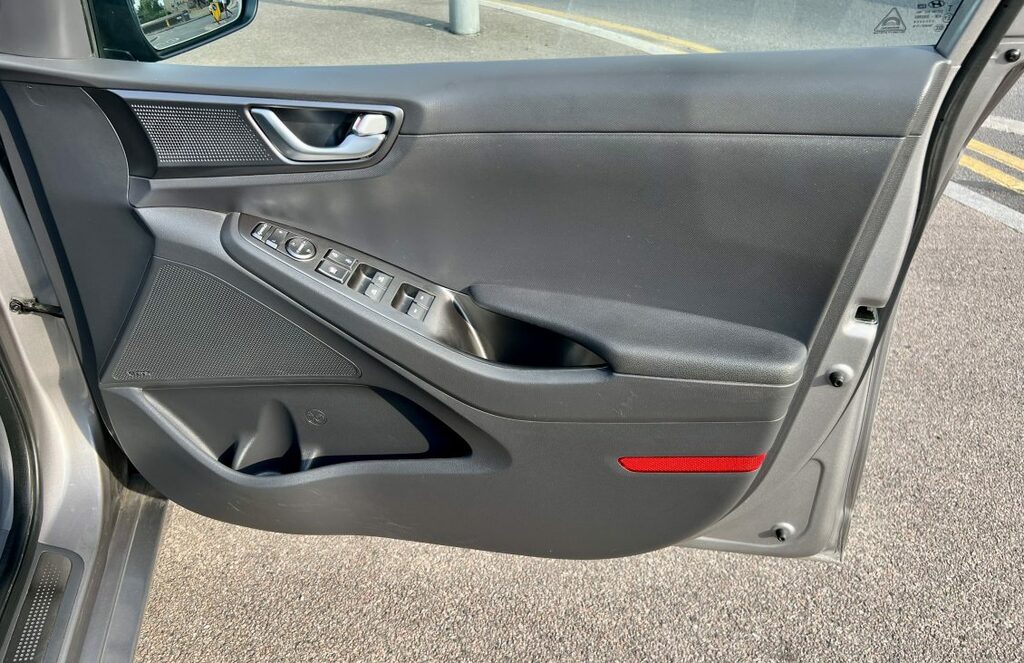 Hyundai Ioniq 1.6 Gdi Hybrid Se Connect Dct Red #30
