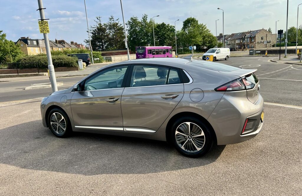 Hyundai Ioniq 1.6 Gdi Hybrid Se Connect Dct Red #13