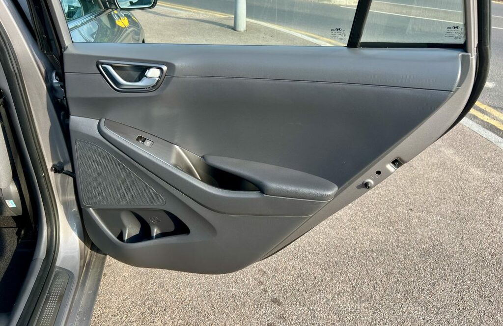 Hyundai Ioniq 1.6 Gdi Hybrid Se Connect Dct Red #34