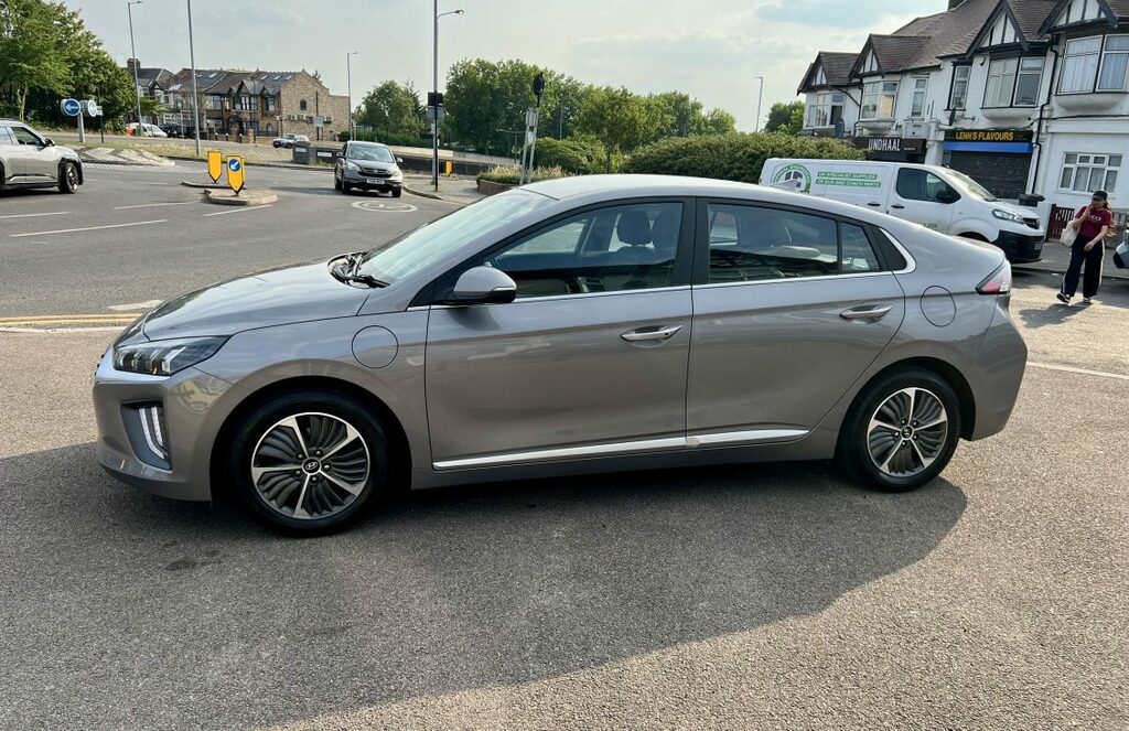 Hyundai Ioniq 1.6 Gdi Hybrid Se Connect Dct Red #11