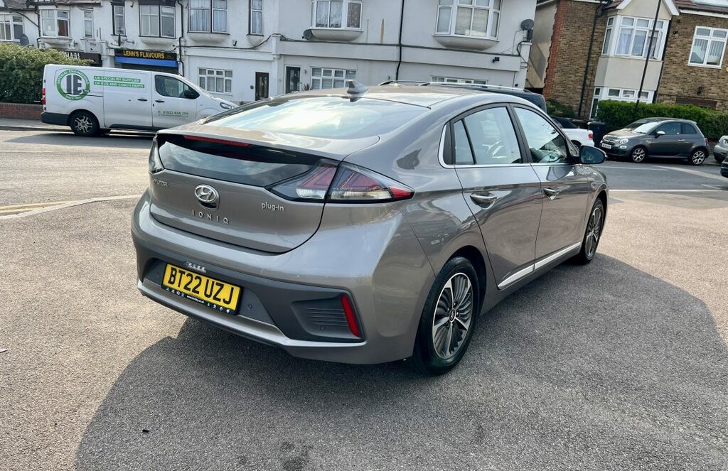 Hyundai Ioniq 1.6 Gdi Hybrid Se Connect Dct Red #8