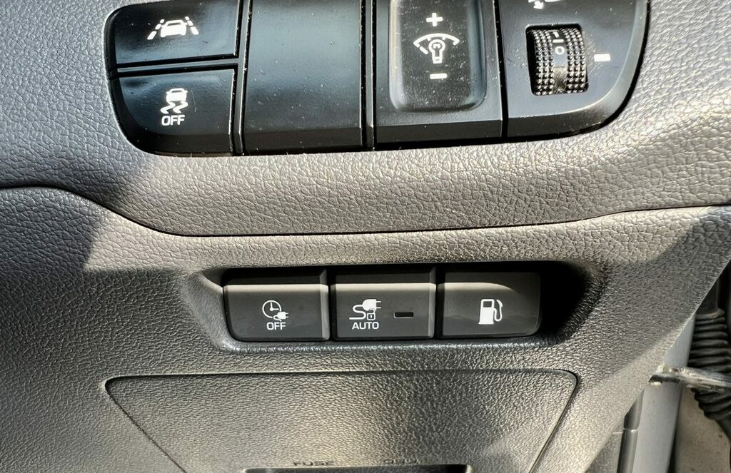 Hyundai Ioniq 1.6 Gdi Hybrid Se Connect Dct Red #28