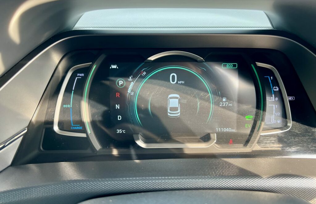 Hyundai Ioniq 1.6 Gdi Hybrid Se Connect Dct Red #25