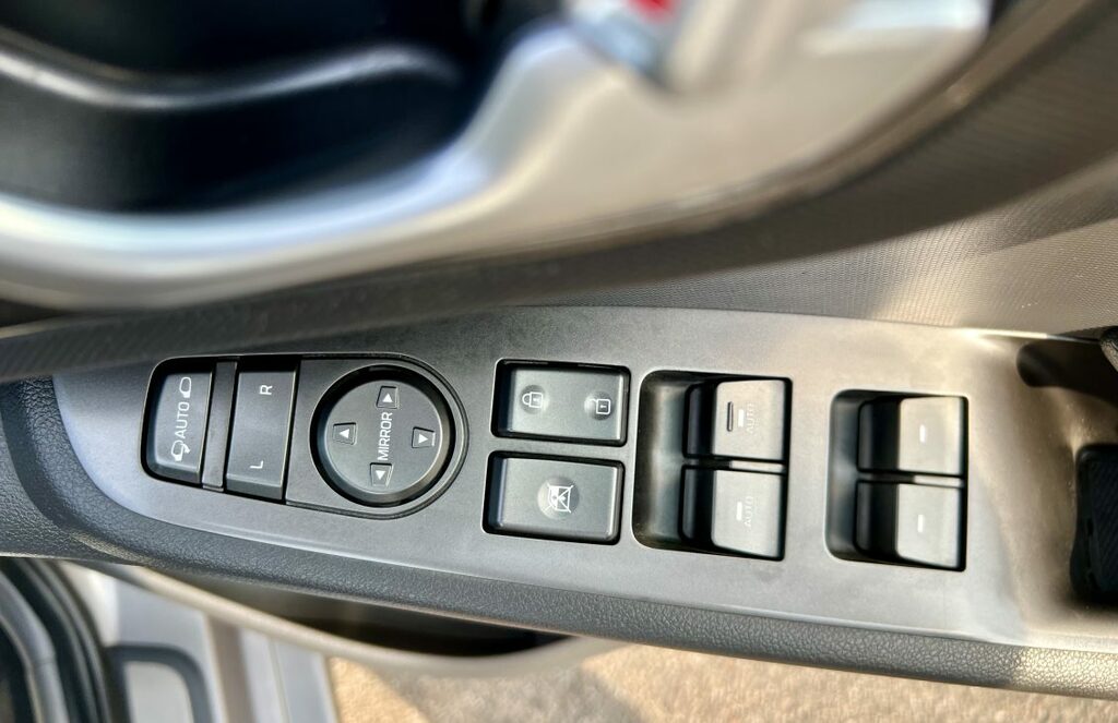 Hyundai Ioniq 1.6 Gdi Hybrid Se Connect Dct Red #31