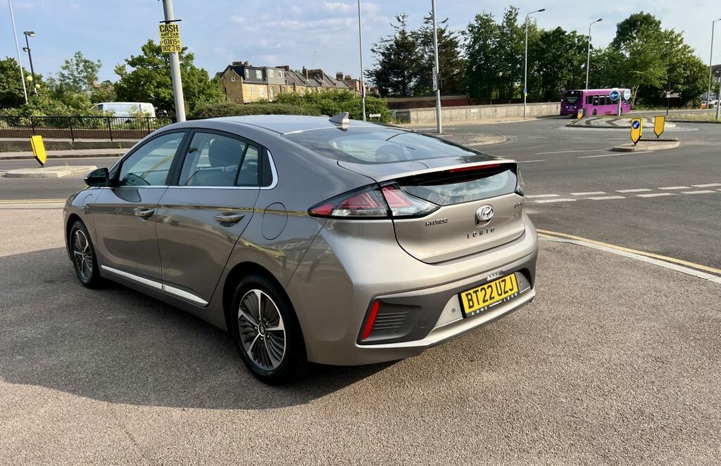 Hyundai Ioniq 1.6 Gdi Hybrid Se Connect Dct Red #14