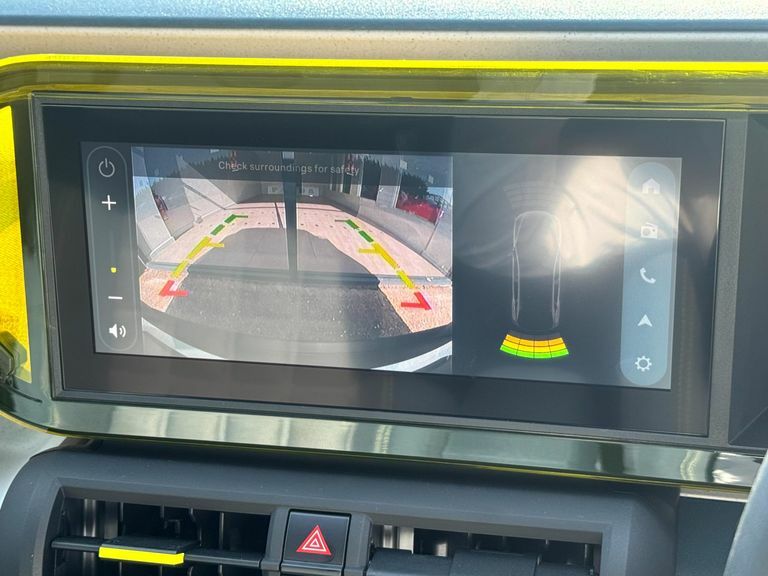 Fiat Panda 83Kw La Prima 44Kwh Yellow #4