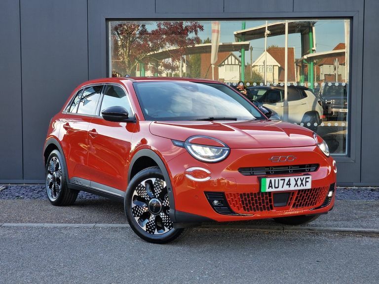 Fiat 600e 115Kw La Prima 54Kwh Orange