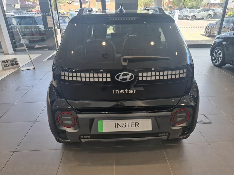Hyundai Inster 85Kw Cross 49Kwh Black #4