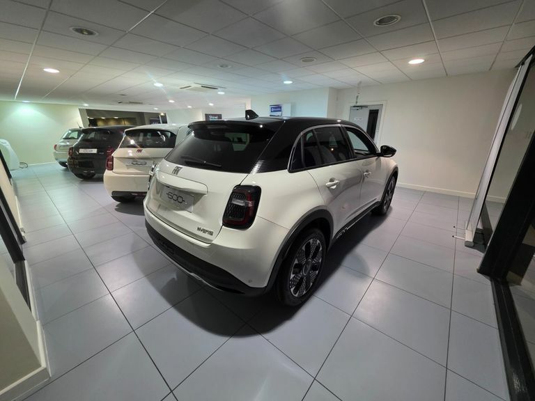 Fiat 600e 115Kw La Prima 54Kwh Black #3
