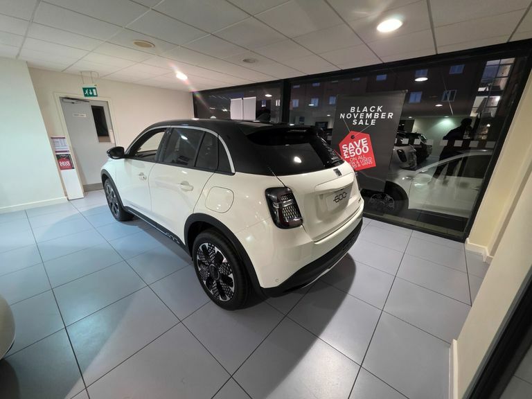Fiat 600e 115Kw La Prima 54Kwh Black #2