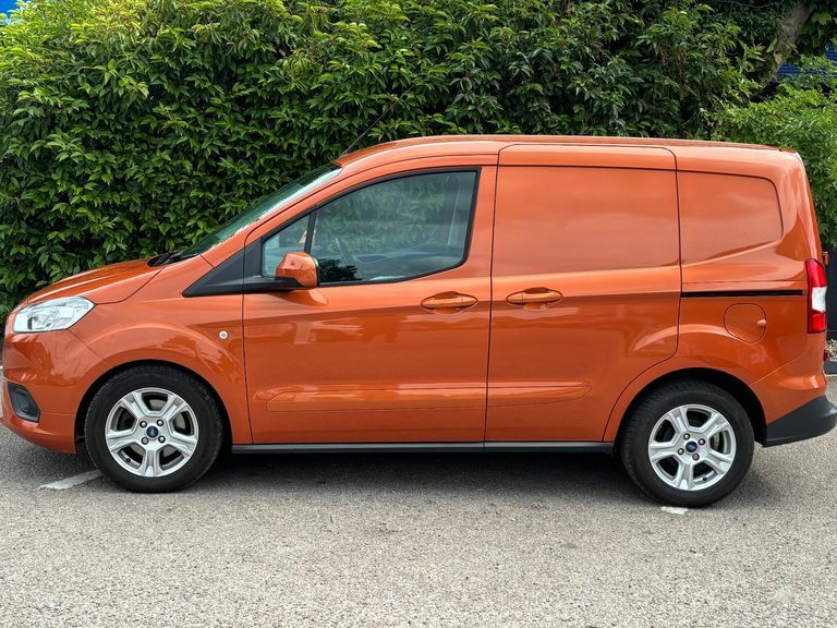 Ford Transit Courier 1.0 Ecoboost Limited Van 6 Speed Orange #4