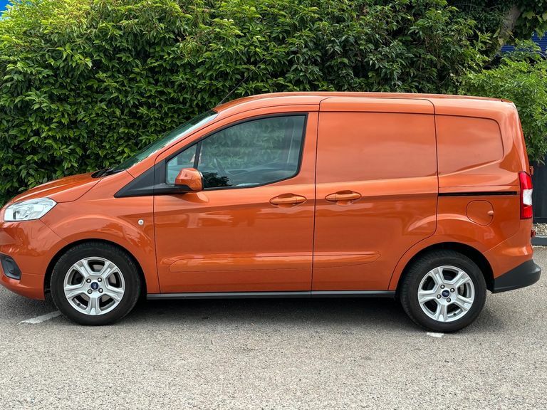 Ford Transit Courier 1.0 Ecoboost Limited Van 6 Speed Orange #6